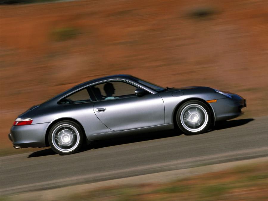  Porsche 911 Carrera 2004 года  (фото 11 из 14)